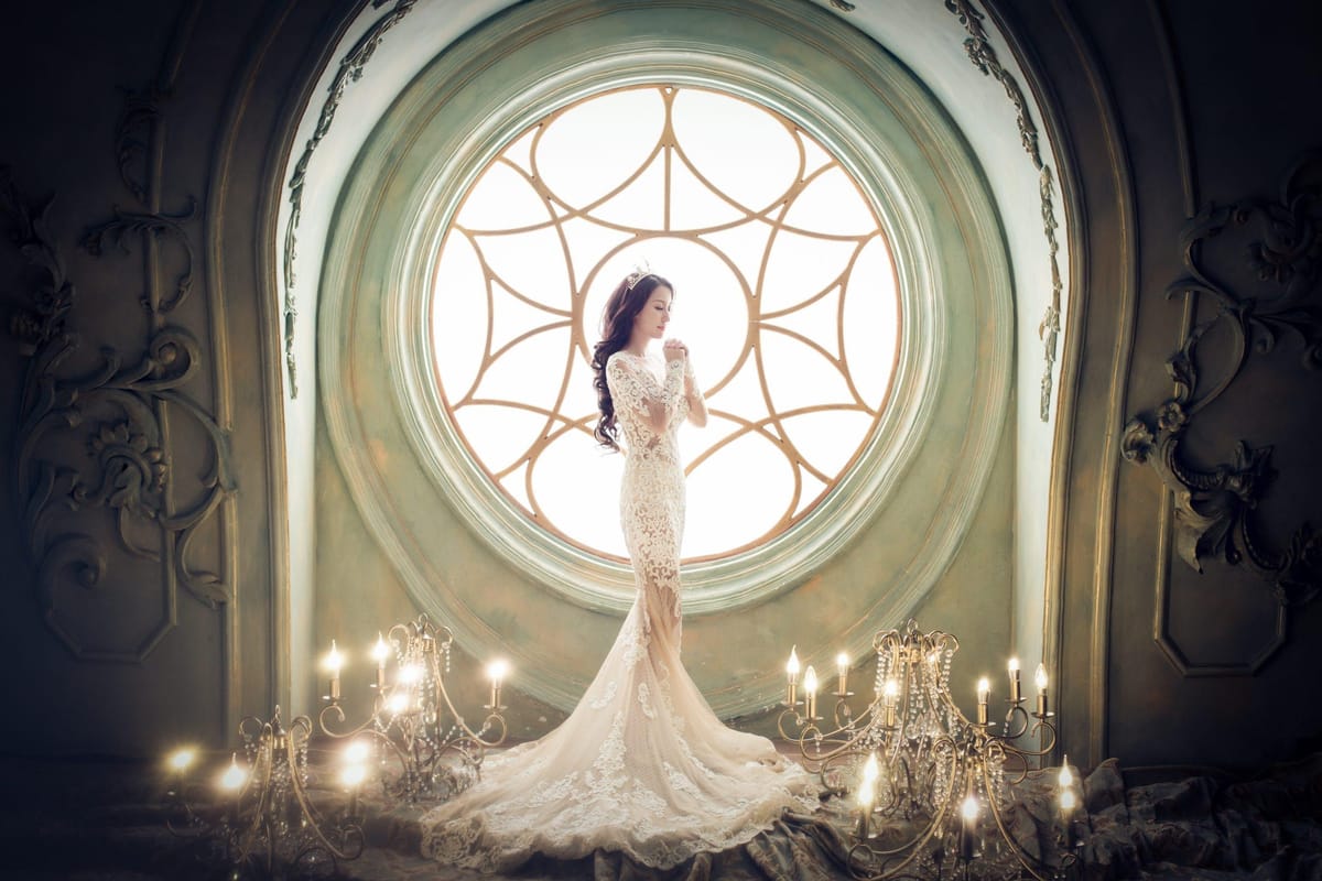 Romantic Fantasy vs Fantasy Romance: Key Genre Differences